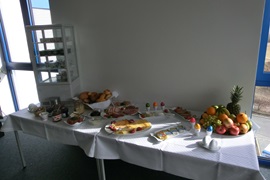 Frühstückstisch bei KEB-Schulung
